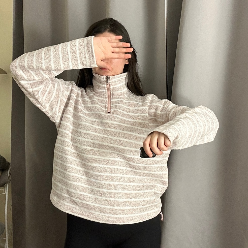 Sweater size S